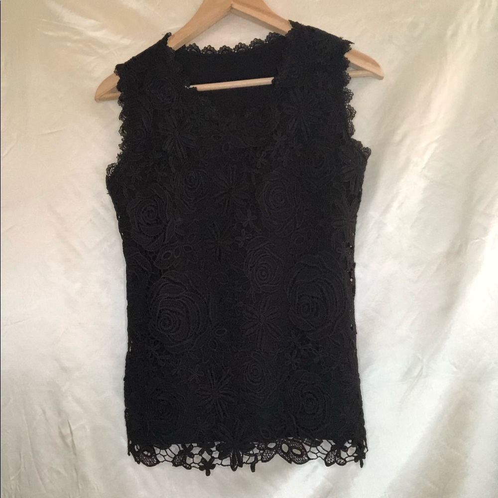 Black floral lace tank top